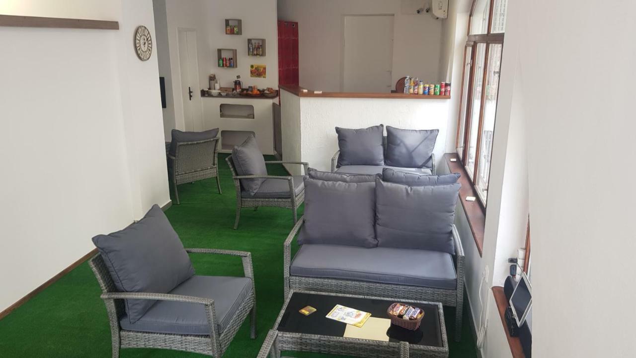 House Coffe Hostel Burgas Stad Buitenkant foto